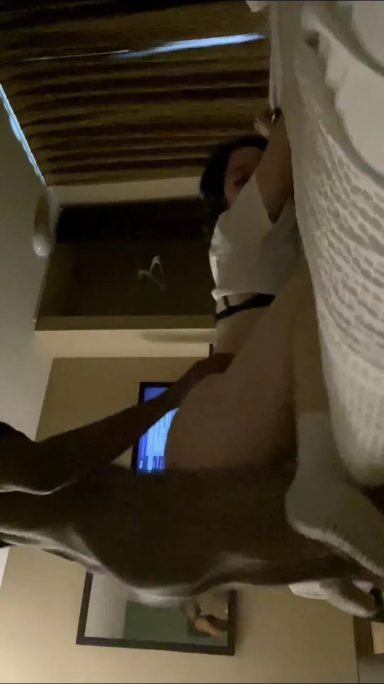 he gave me that BBC at the hotel 😫💦. wanna see the sex tape? link in my bio.