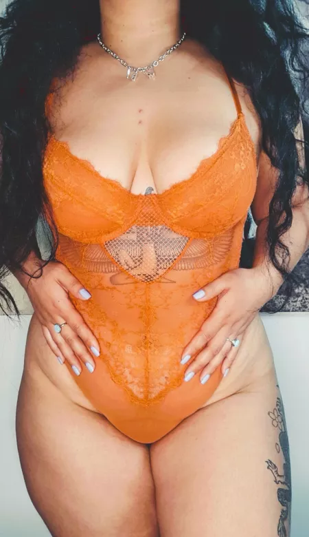 He love the way I ride the beat like a mf freak