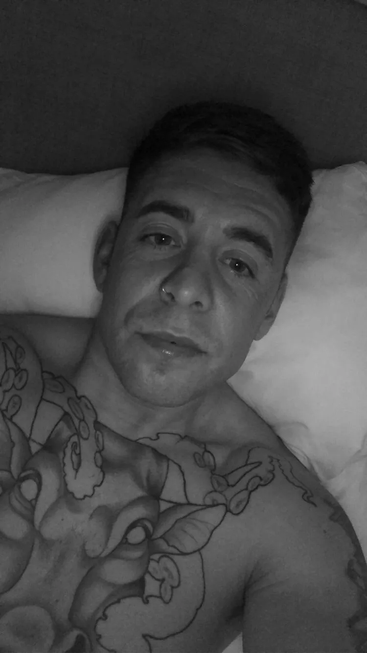 Headshot amongst all the dick pics I upload 🤣