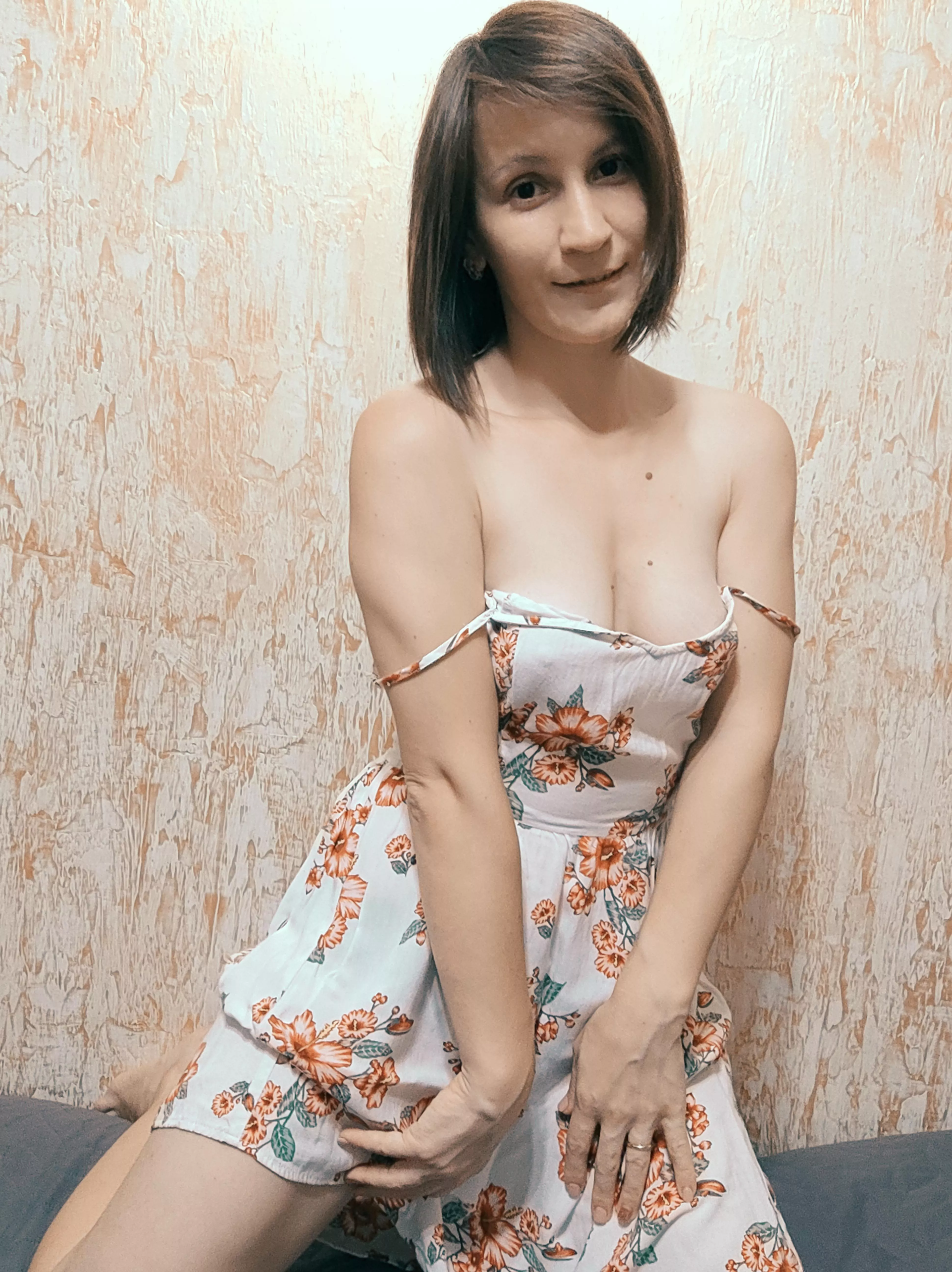 Hearing my wishes, the goldfish pretended to be dead😅