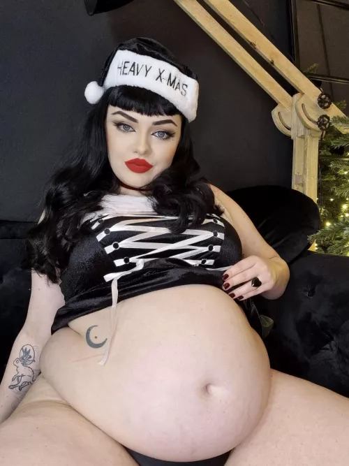 “HEAVY X-mas” definitely does sound accurate 👀 🖤