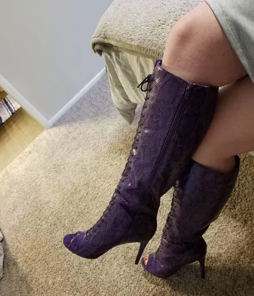 Heels of the day 💜🥰👠