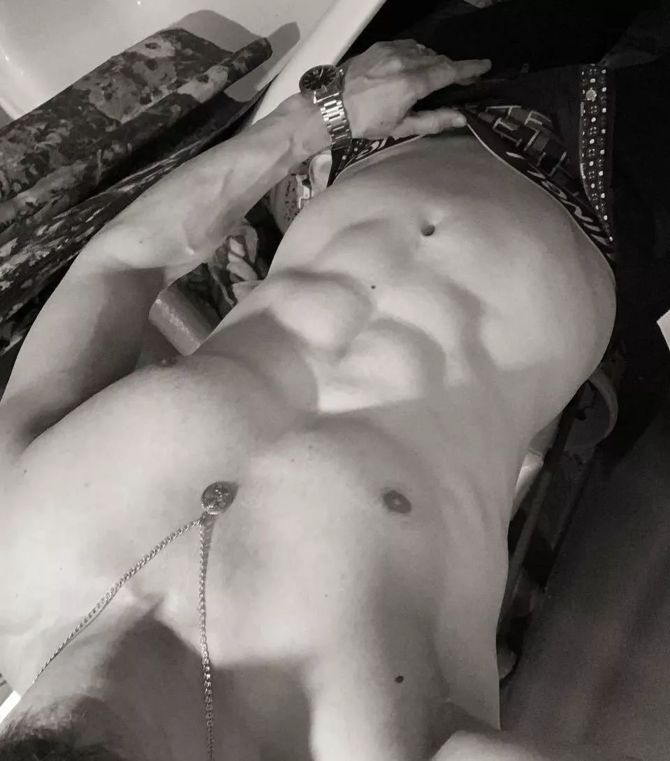 Hello friends 😘 I'm hot🔥