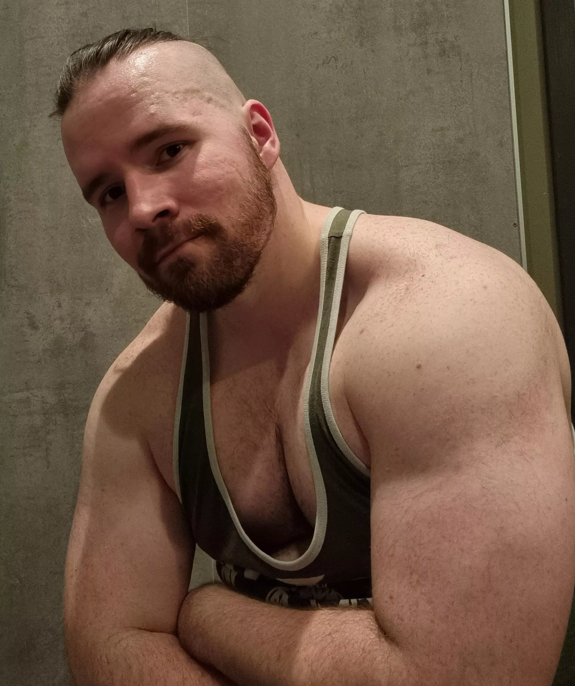 Hello from the empty changing room, the only place at the gym where I dare to take pictures Hello from the empty changing room, the only place at the gym where I dare to take pictures