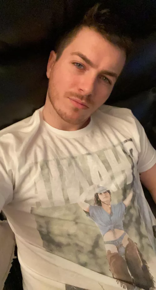 Hello gays!! Im Dave and I’m from NJ. Where are you from? What games do you play?