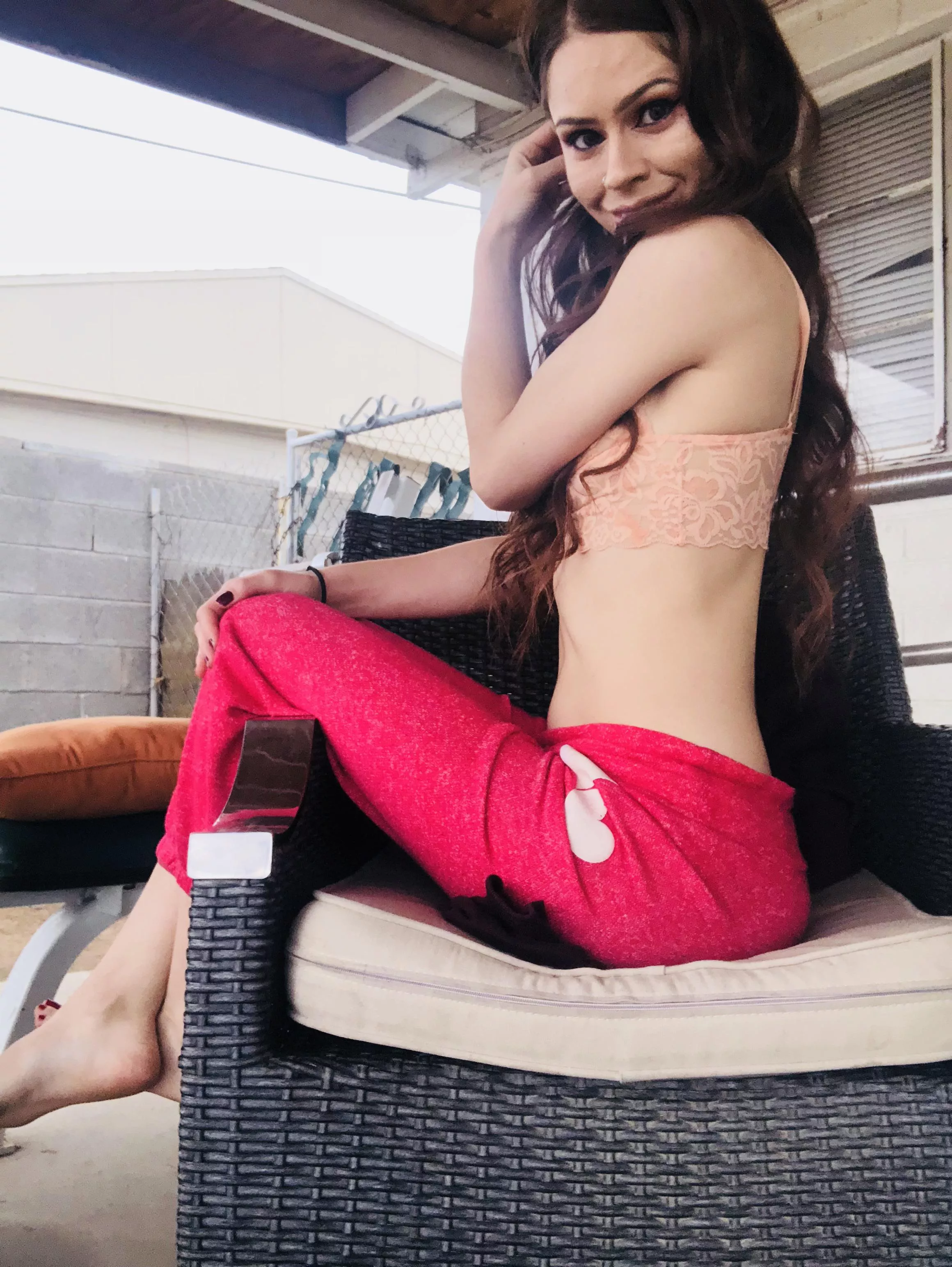 Hello! I hope you have a good day… by the way do these count as yoga pants 🤔