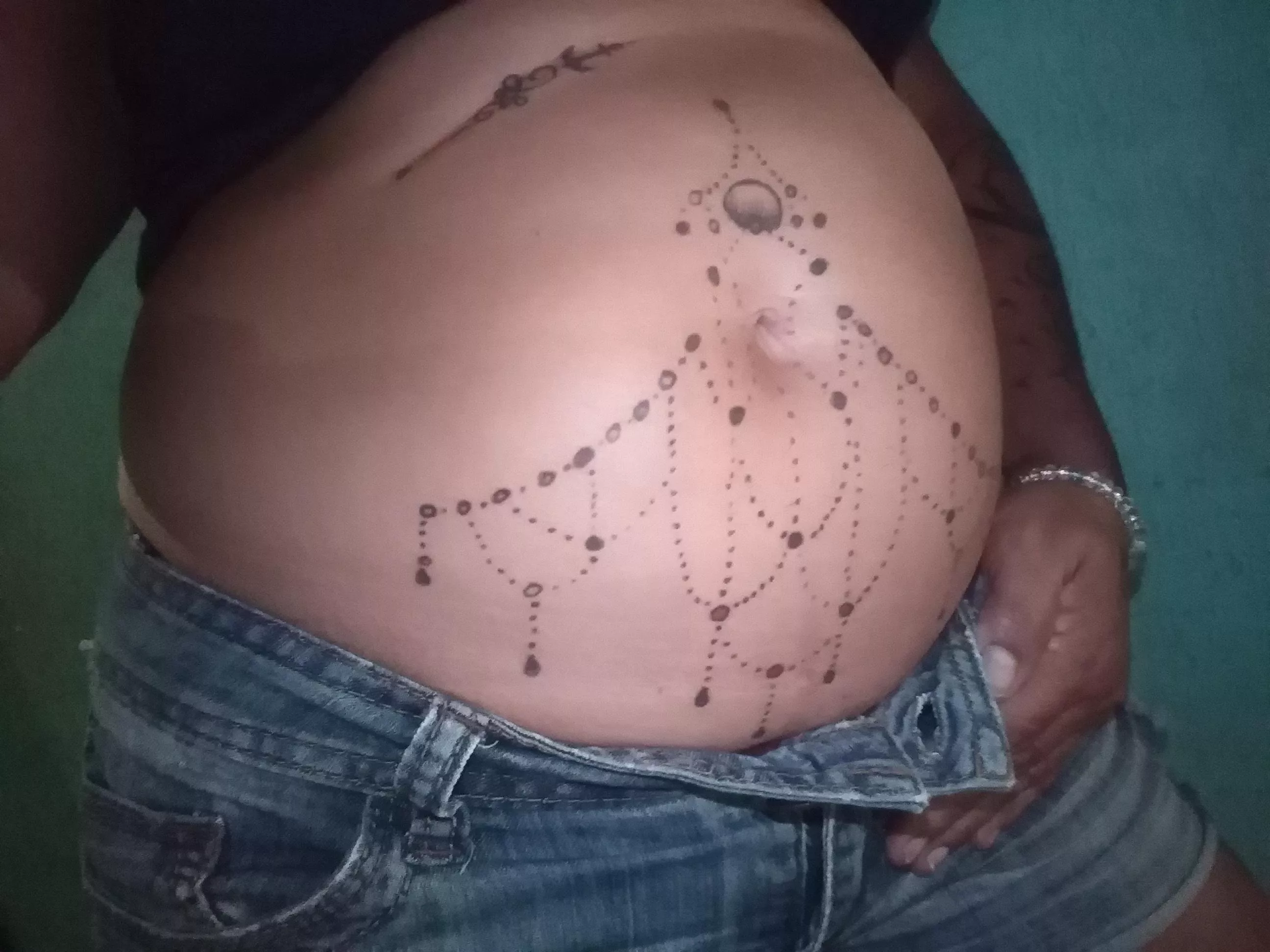 Hello I want to continue growing you would help me ah fulfill my dream of being a 🐖 feliz. Sígueme en kik:karolstar_14.