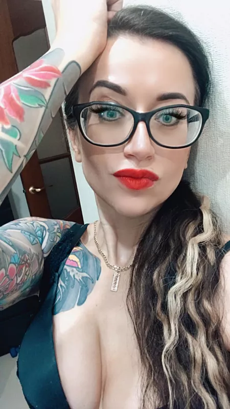 Hello! Iโm Julia. Iโm 42.Join meโค๏ธFetish friendly. Subscribe me and get dick rating or 30 min sexting ๐ฎ๐ฅlink below โฌ๏ธ