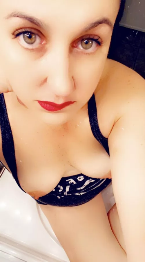 Hello my babies π Cum play π₯° Fat ass π Big titties ππ these eyes tho. πβΊοΈ Thicc ππ½ββοΈ Requests and exclusive content $$$ π° links in bio and below bb.