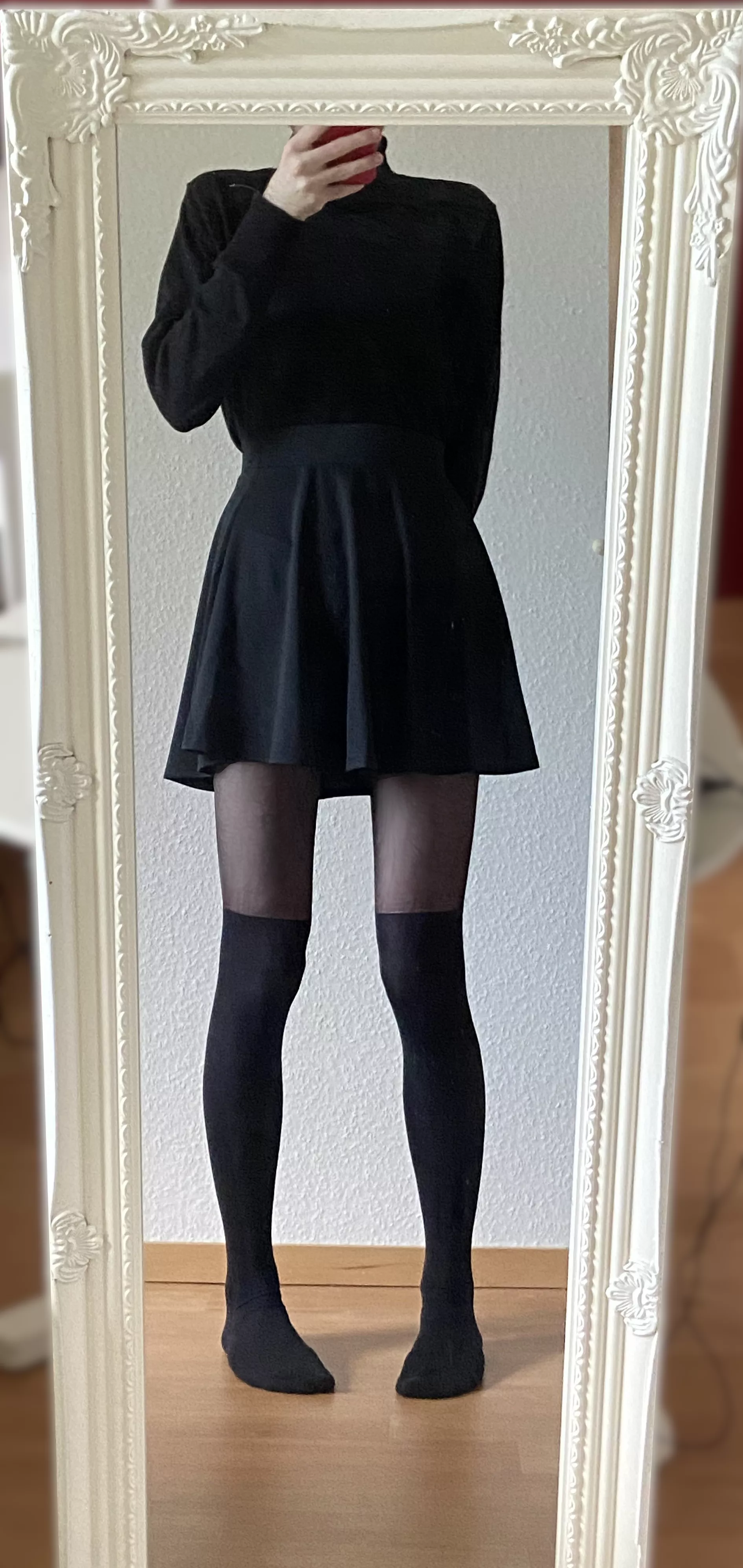 Hello there cuties >.<