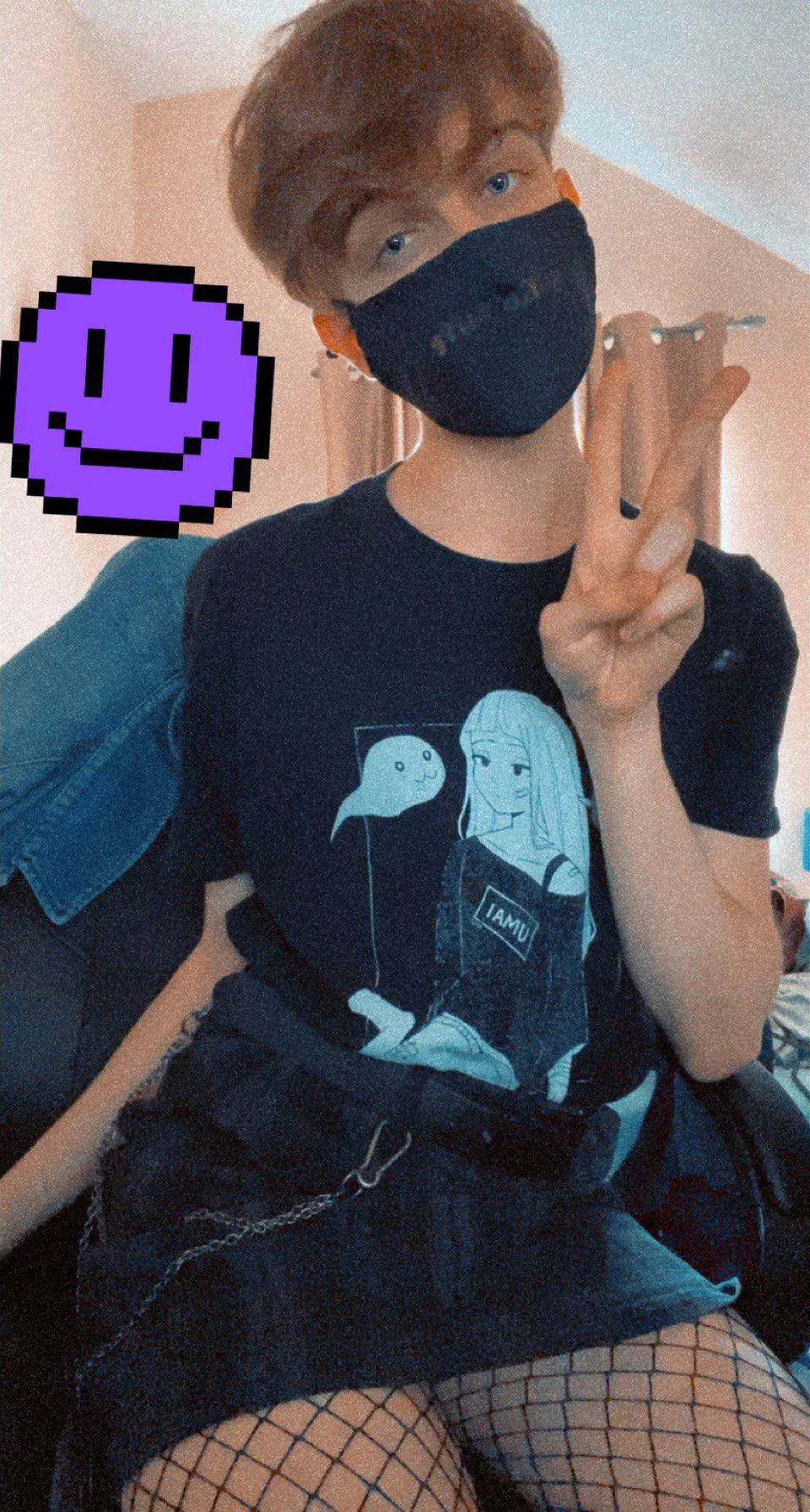 Hello to the 5 people who see me living my truth <3