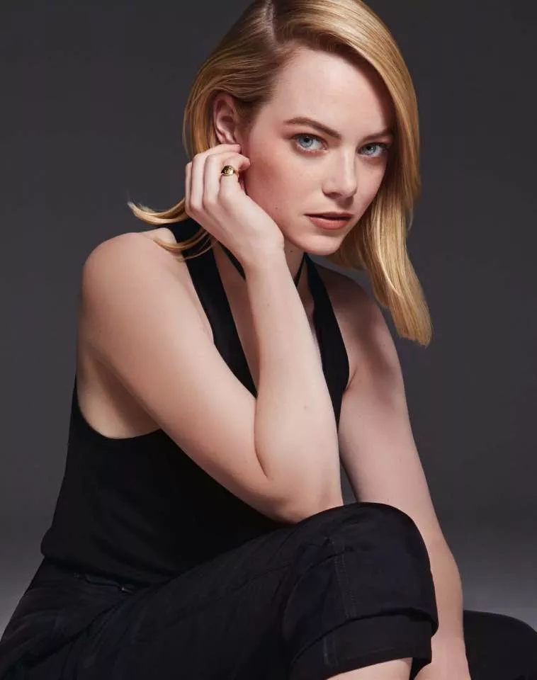 Help me blow a huge load for Emma Stone, Gillian Jacobs and Taylor Swift