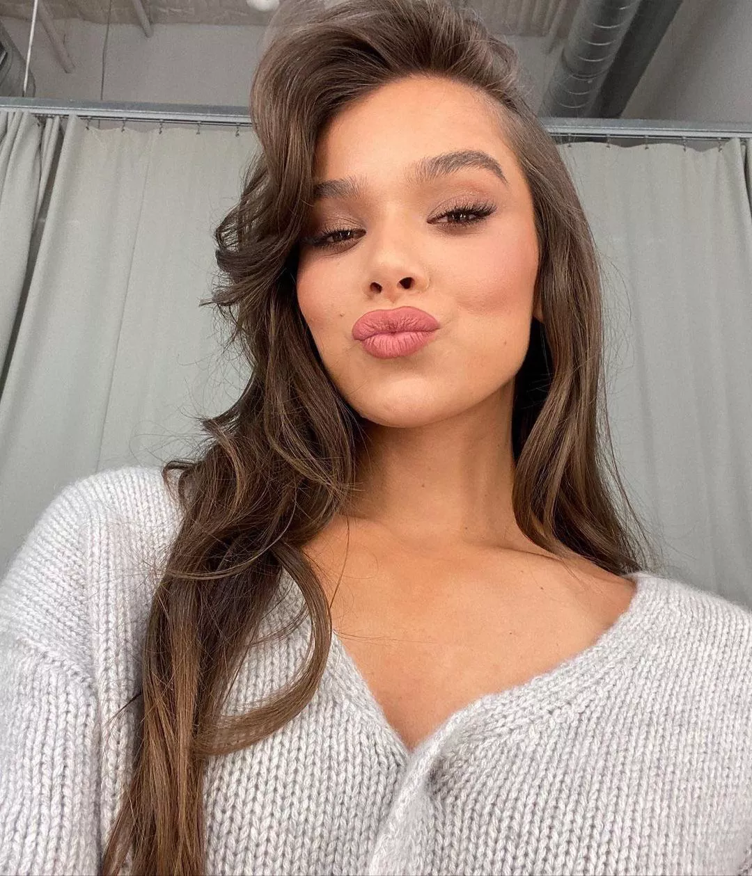 Help me cum for Hailee Steinfeld? Help me cum for Hailee Steinfeld?