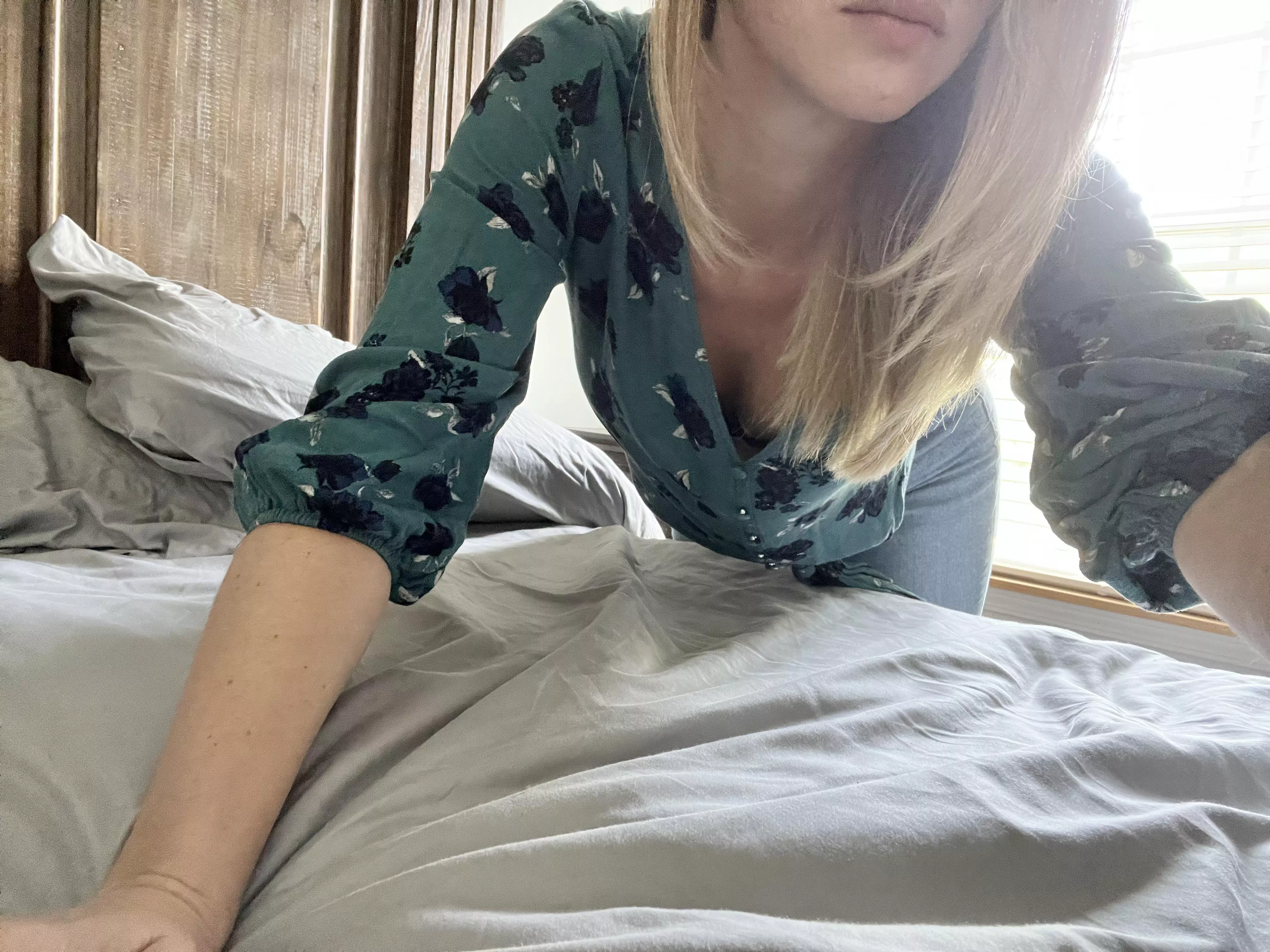 Help me make the bed? 🤷🏼‍♀️ Then we can mess it up all over again…😉 (F)