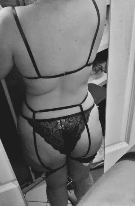 Help me take the tag off?