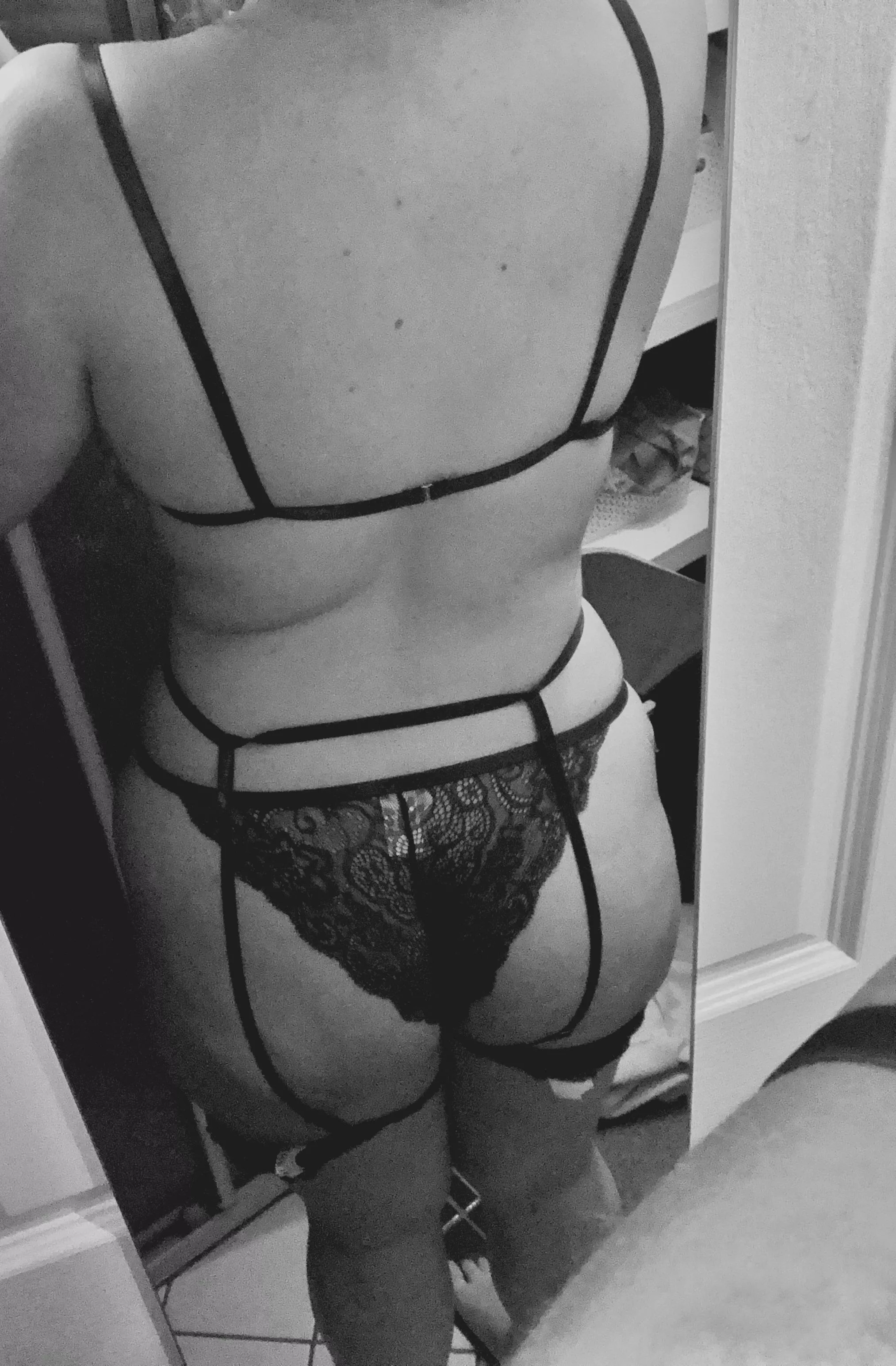 Help me take the tag off?