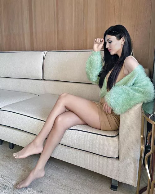 Her pantyhose are easy to miss