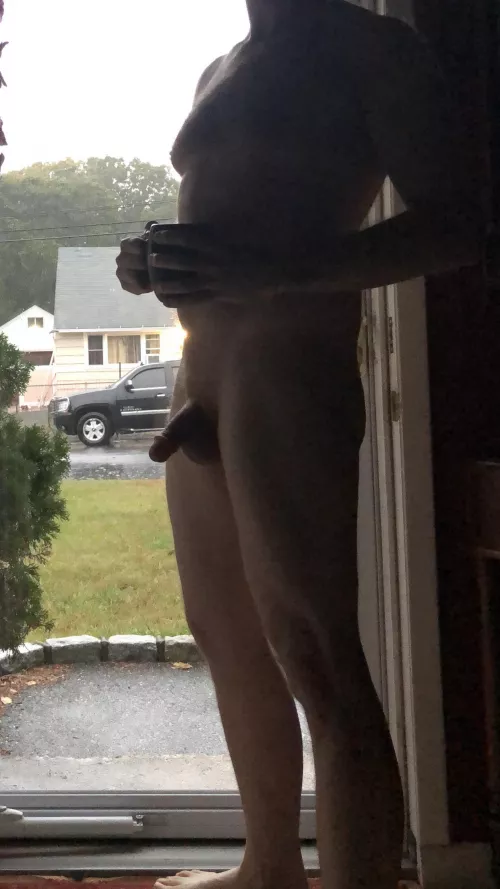 Here comes the rain again...the petite latina who lives across the street gave me a friendly wave as she took the trash to the curb in her wet nightie.