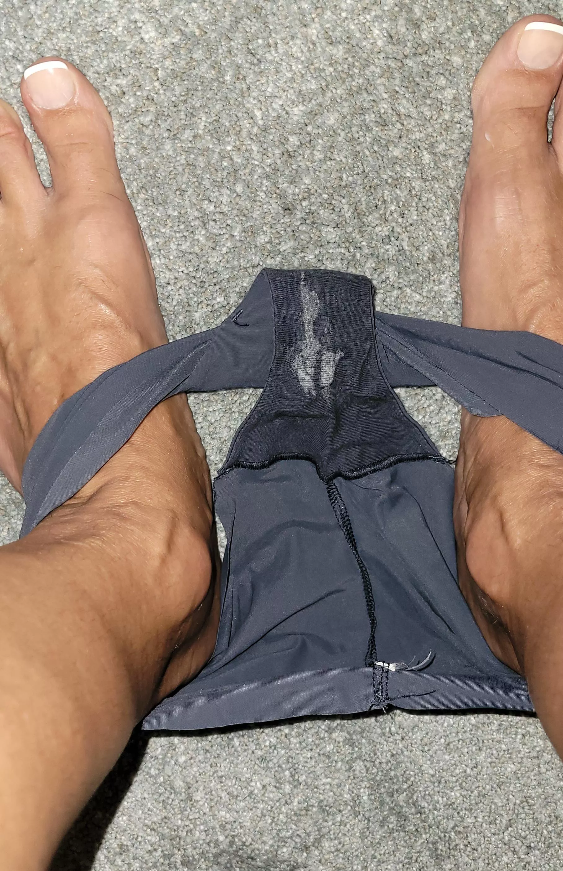 Here's another pair with lip cleavage grool marks. Mmmm.