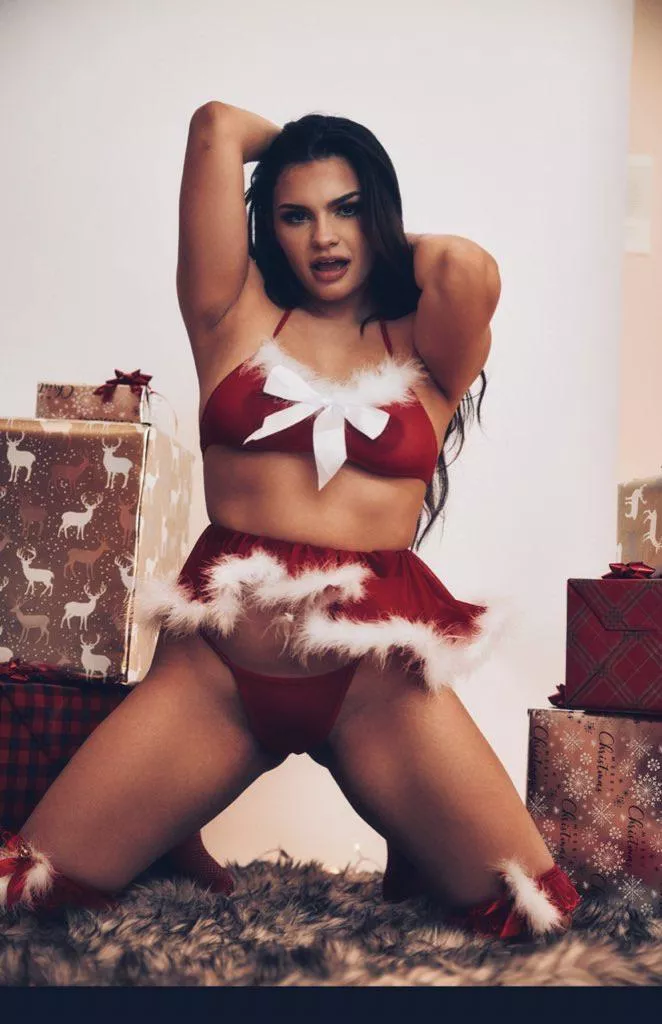Here’s me in my red Xmas lingerie 😘
