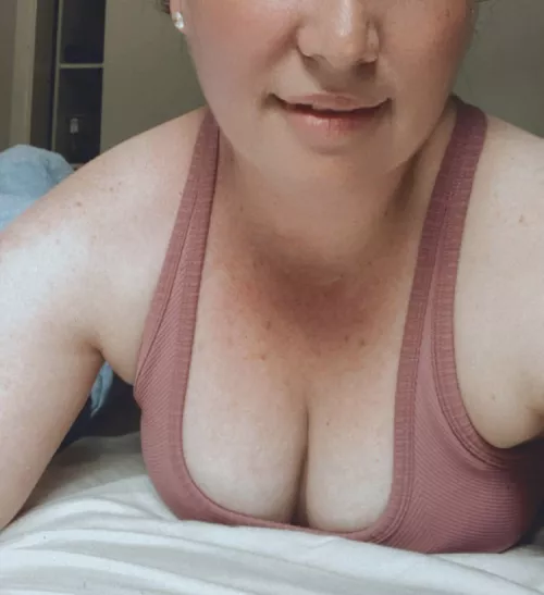 Here's some mum of three cleavage for your Titty Tuesday π They aren't as perky as they used to be but hubby still enjoys fucking them π