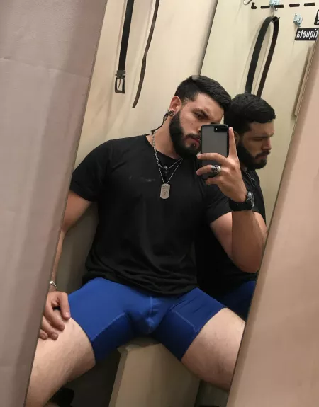 Here's your throne, sit down. π₯