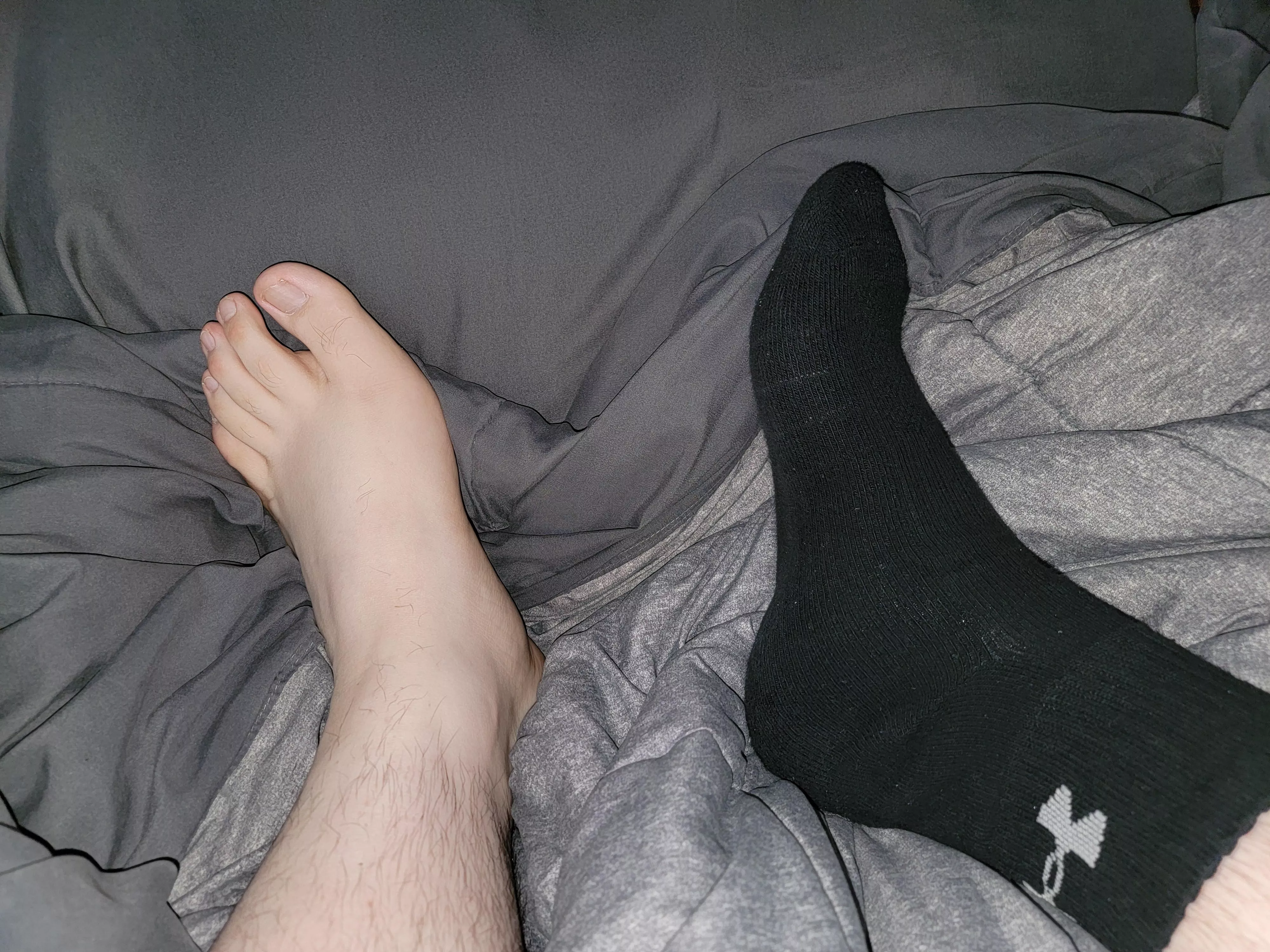 Hey, 27, Dominant, Kinky, and Verbal. US Size 12. Please, come worship them. If you're interested, my Snap is nmil487