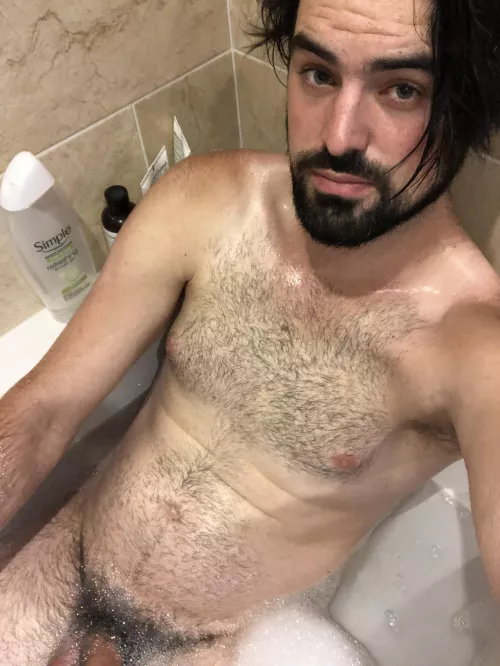 Hey all 😜 I had some great feedback from all you hotties, so here's another pic of me unshaven - I've decided to go back to hairy 😉