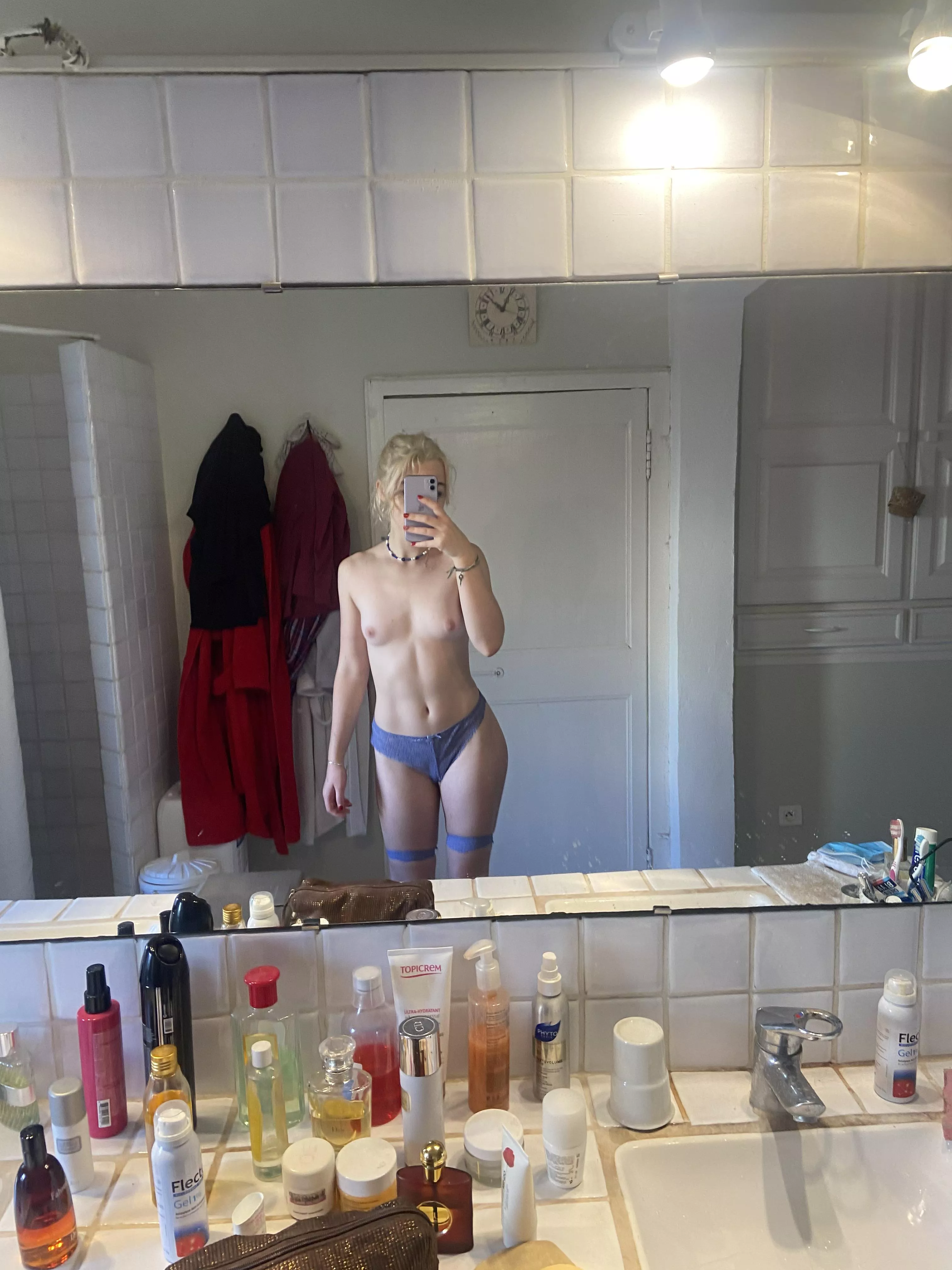 Hey 🧸 are you into european xs girls ?