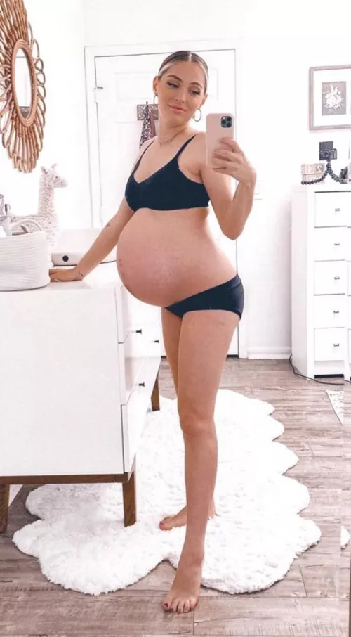 Hey babes itโs been awhile howโs my bump looking now?