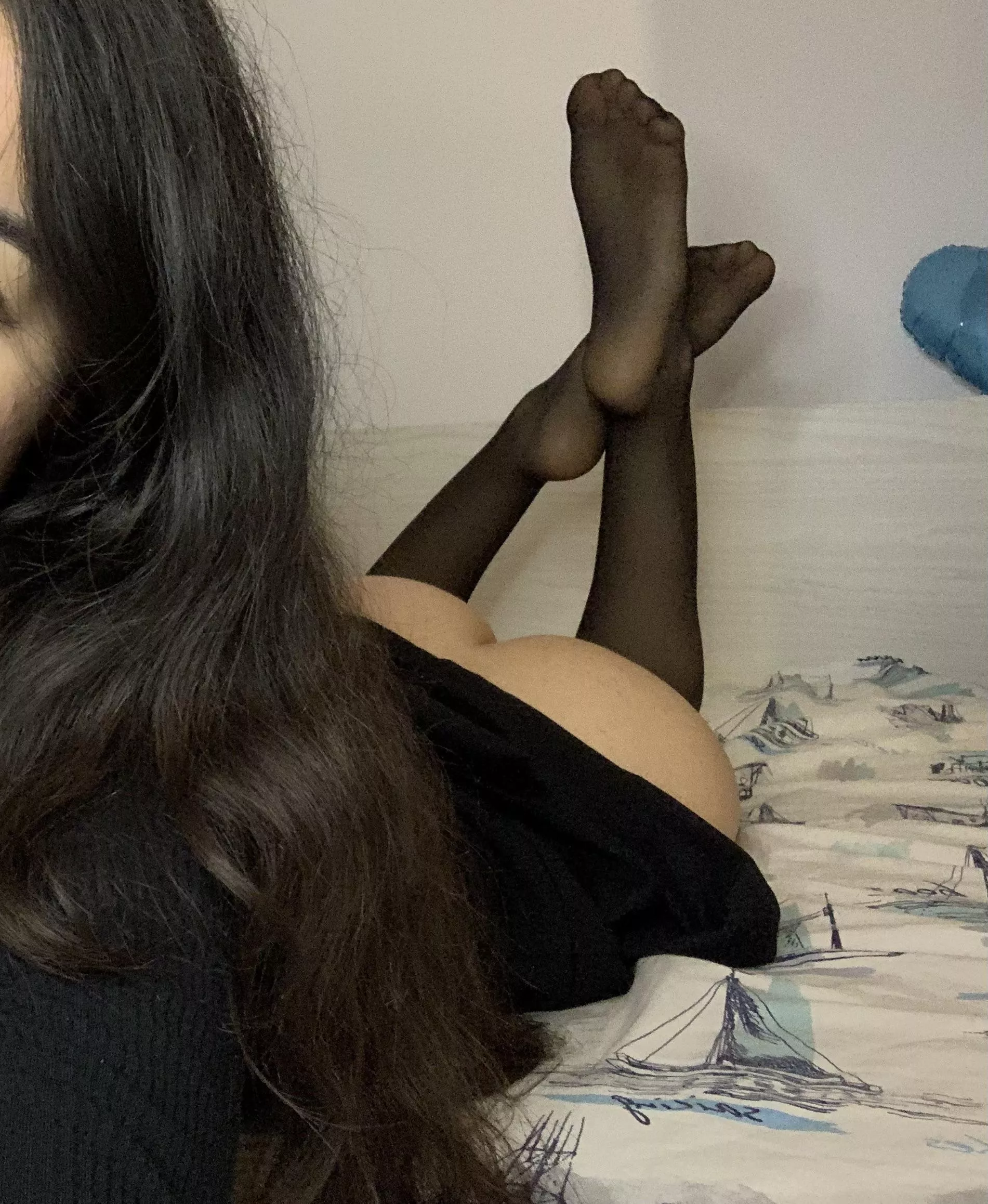 hey babies, do you think i d look better without my tights? would you like to take it off? 🤭