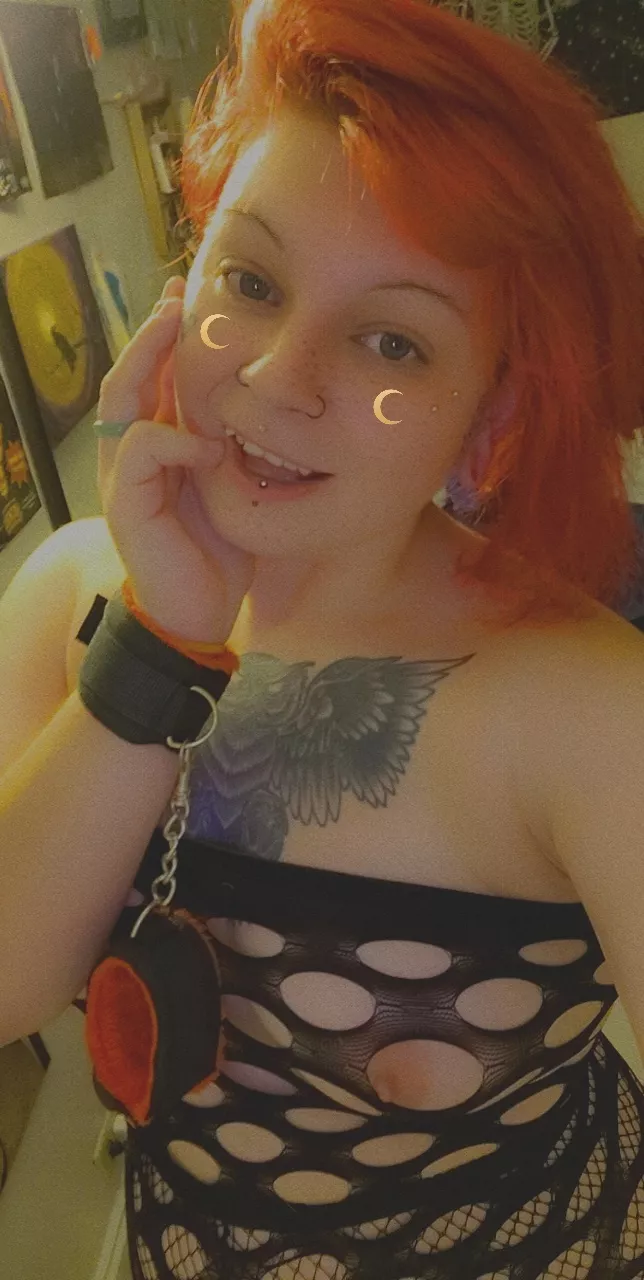 Hey baby, wanna cum play with me? Only 5 dollars to subscribe! Link in the comments. 😘