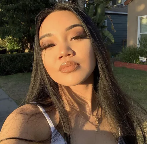 hey boys, how high in the “fuckable” scale? 😏