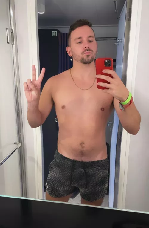 Hey bros! 😋