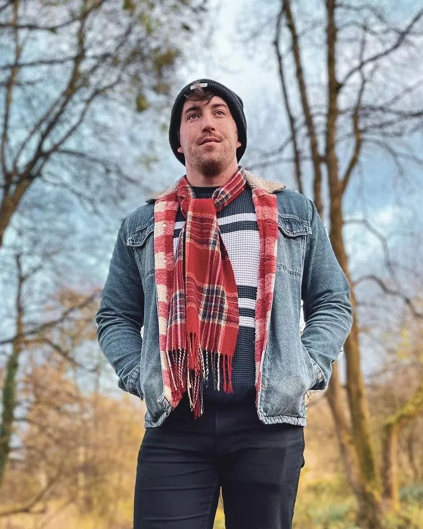 Hey bros, hope you have a magical Monday! ✨🍂