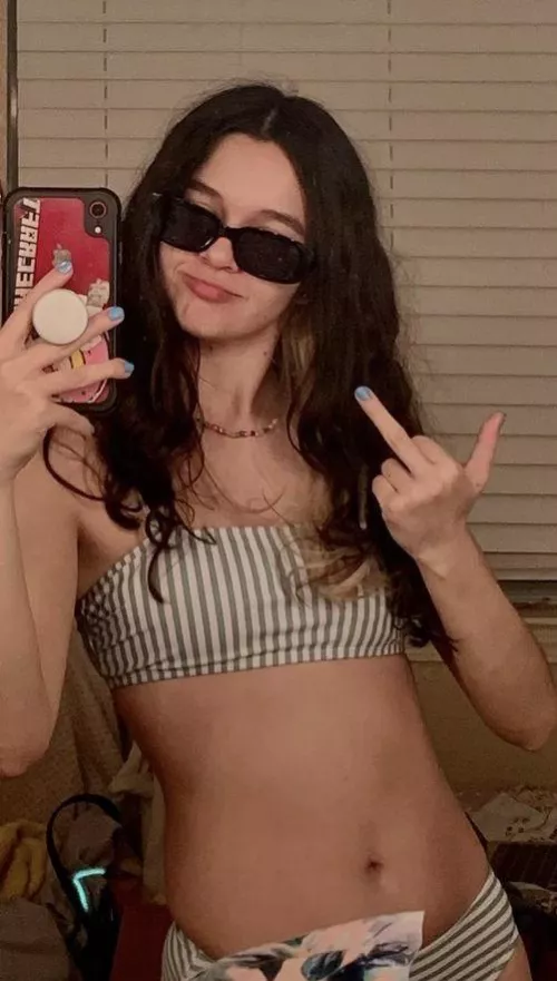 hey daddy make a trib to me and send it my way😜😜