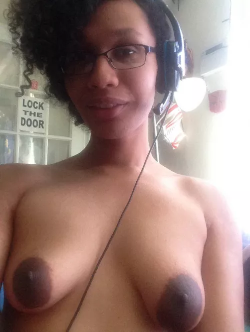 Hey girls letβs play