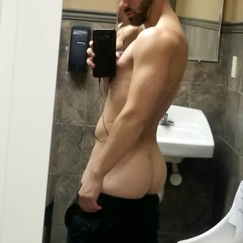 Hey guys! 👋 first post here - can I get some butt reviews?