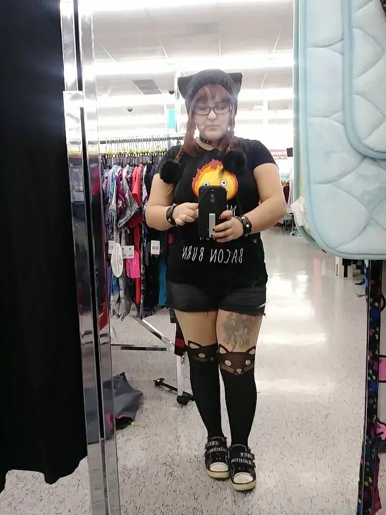 Hey guys I'm having a sell on my content but in the meantime enjoy a SFW selfie :) Hey guys I'm having a sell on my content but in the meantime enjoy a SFW selfie :)