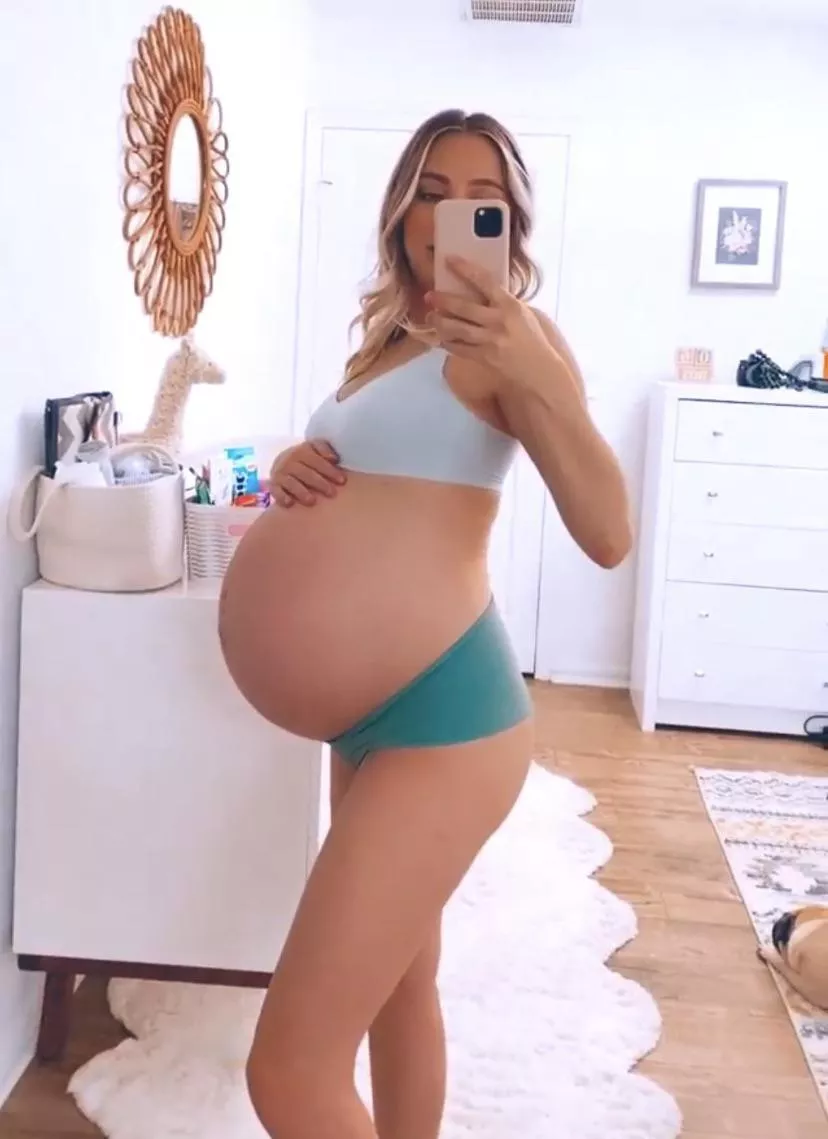 Hey guys! It’s my first time doing this! Is my belly good enough for you guys? Hey guys! It’s my first time doing this! Is my belly good enough for you guys?