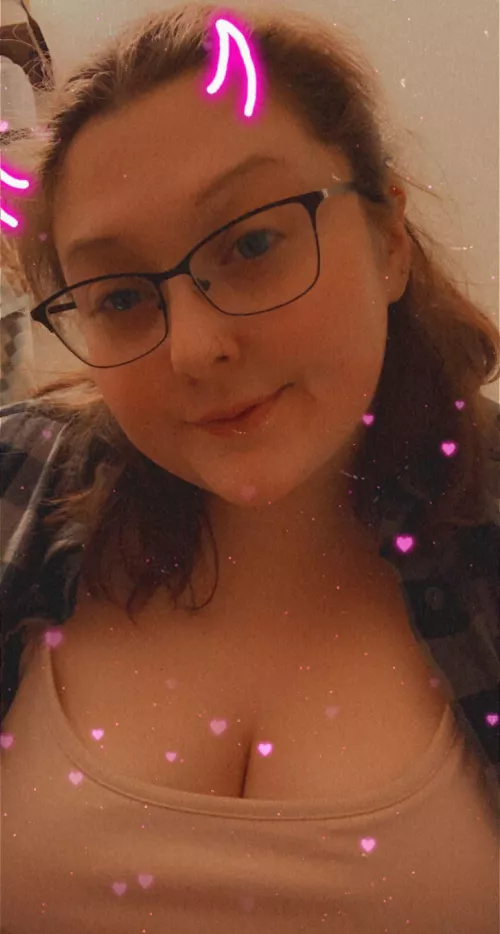 Hey 👀 idk if I look like I have Covid or if I’m just high 🤣 how u doin bb 😘