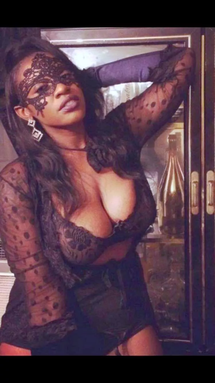 Hey I’m new I’m coming up by just being myself and making others feel good come check me out info in comments thanks !! Hey I’m new I’m coming up by just being myself and making others feel good come check me out info in comments thanks !!