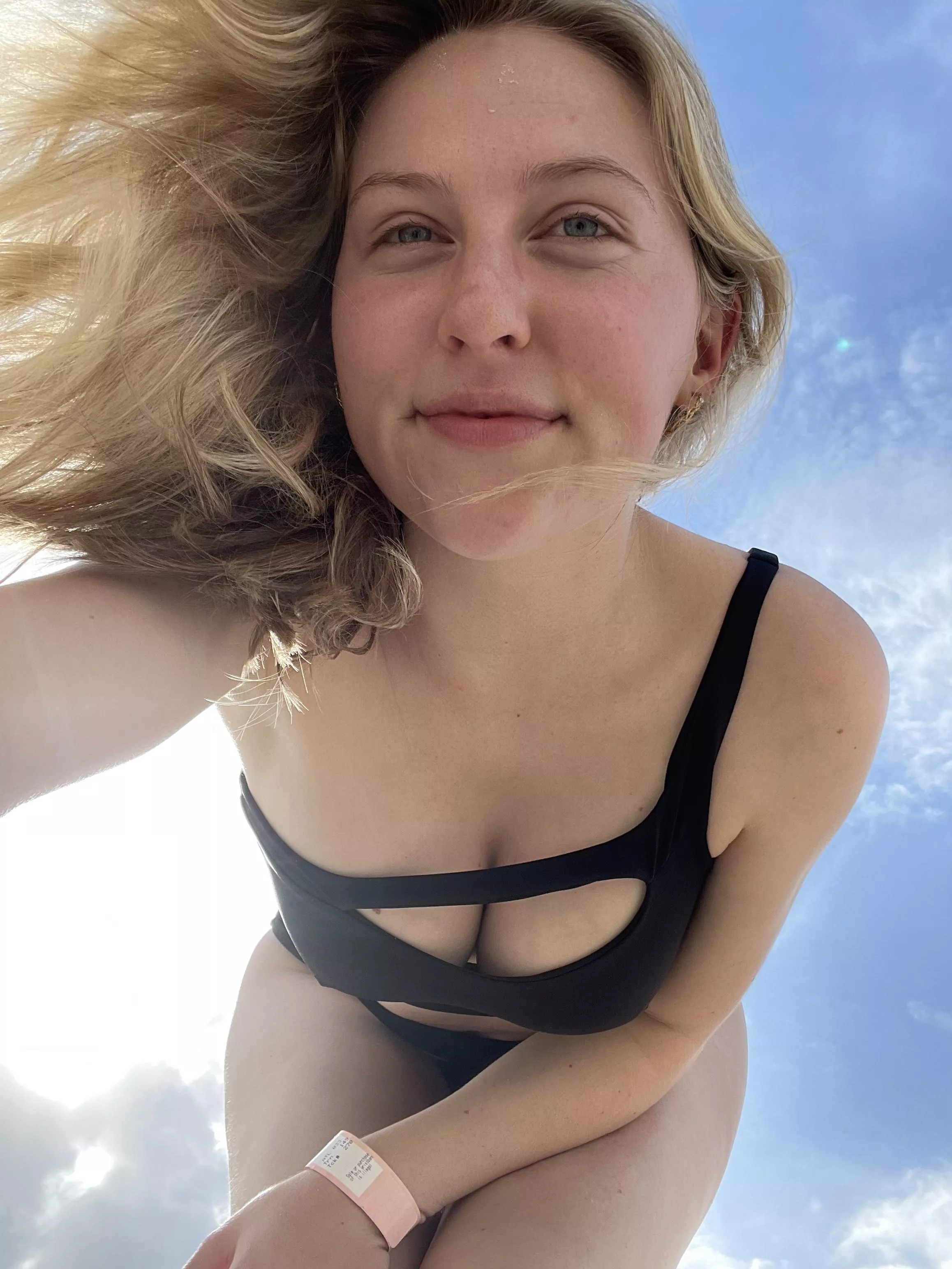 Hey there, need help getting up? 💖