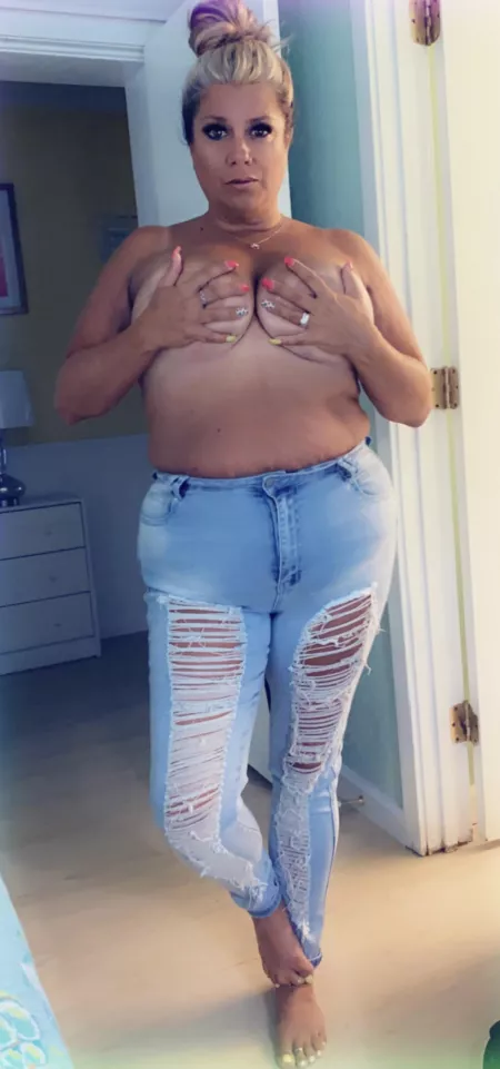 Hey y’all! 43 milf, first post here. These are one of my favorite pair!😘