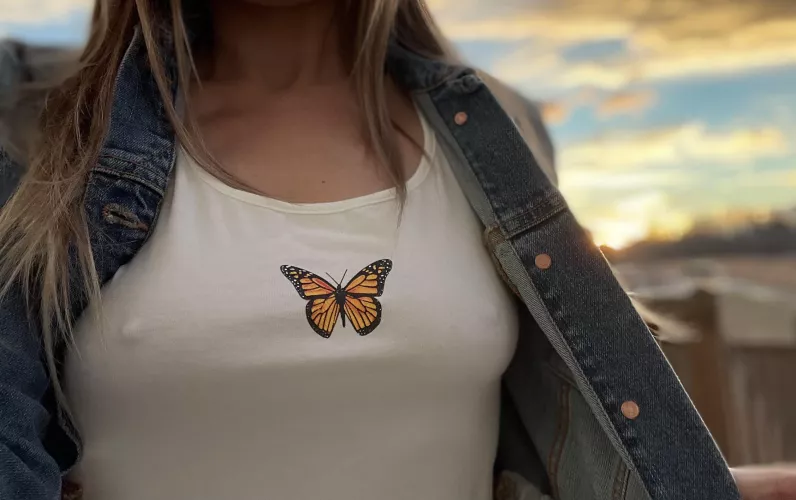 Hey you! Caught you staring at something 😋