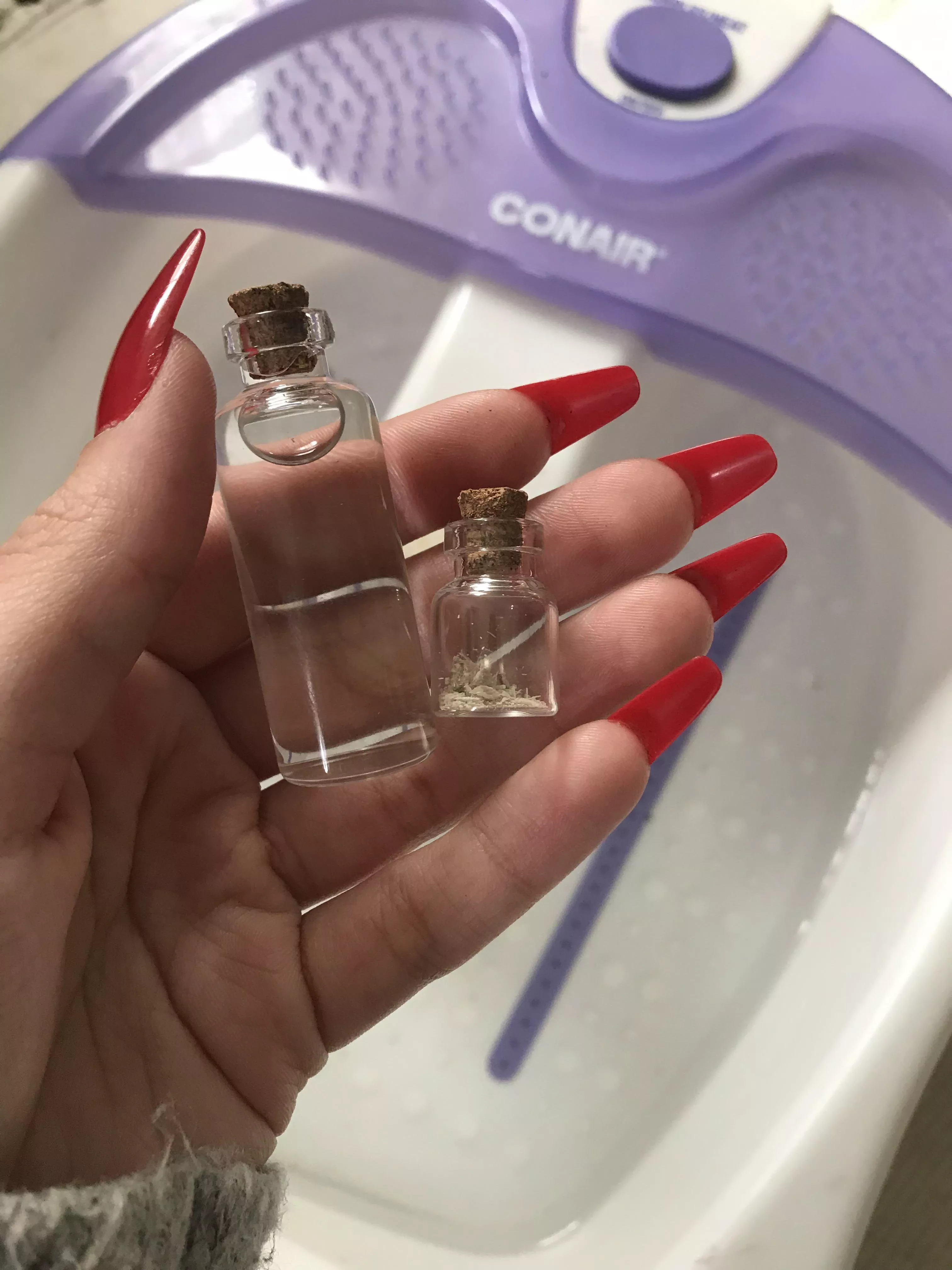 Hey you little foot slave , I heard you were hungry for your goddess . My foot dust and foot bath water 💋