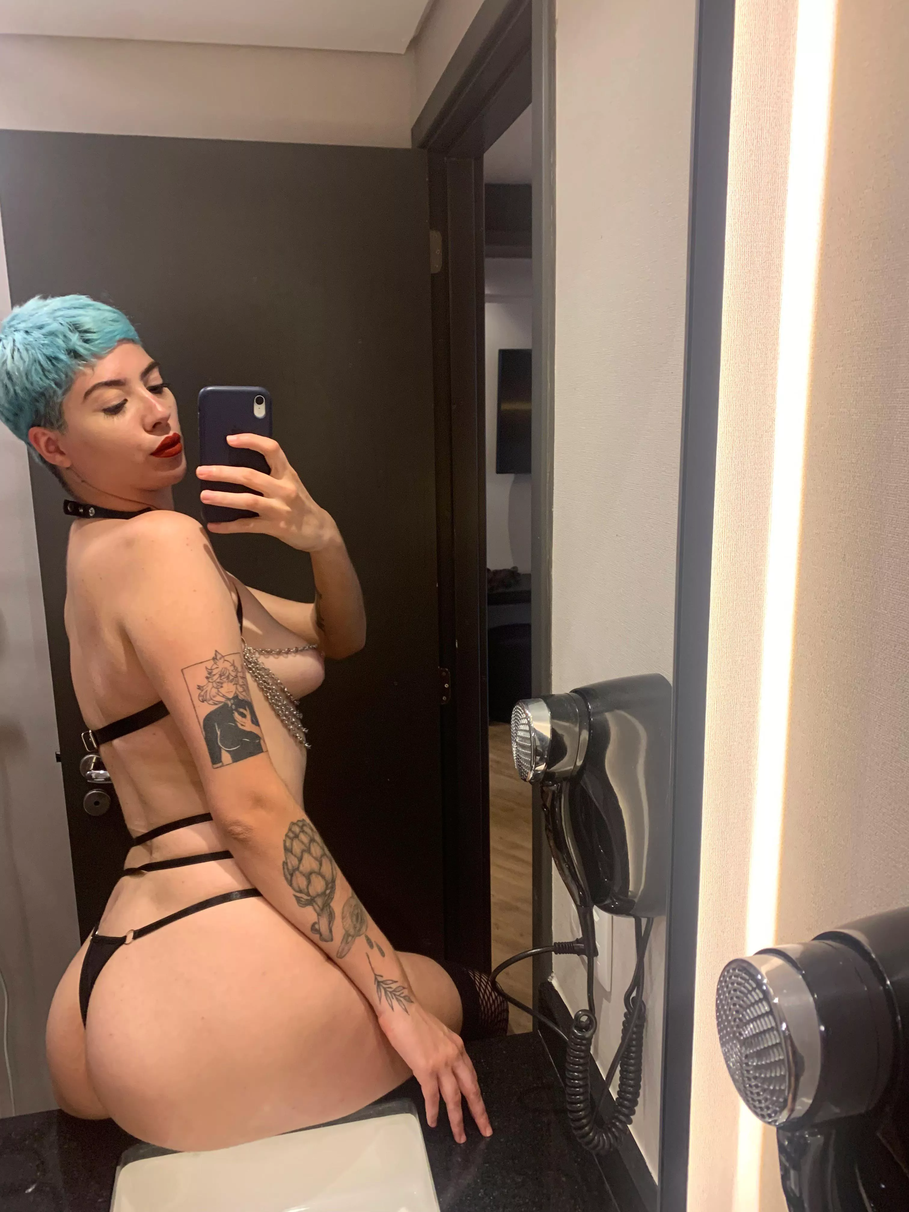 Heyy I missed here 🖤