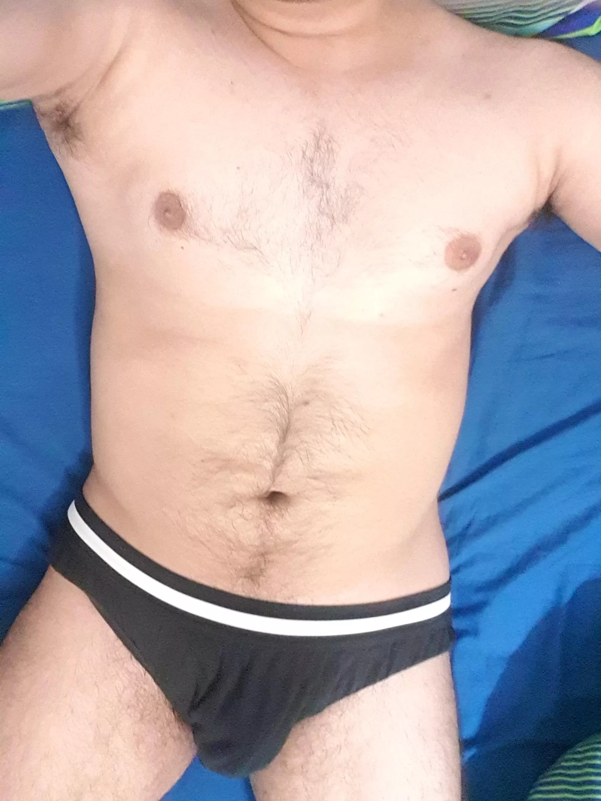 Hi! 26m slim chaser. The image of a guy being so big and thick and heavy, when he walks or stomps, my place shakes, the floor caves in, the walls crack. All that makes me cum hands free. Anyone wanna roleplay? (Got body pics)