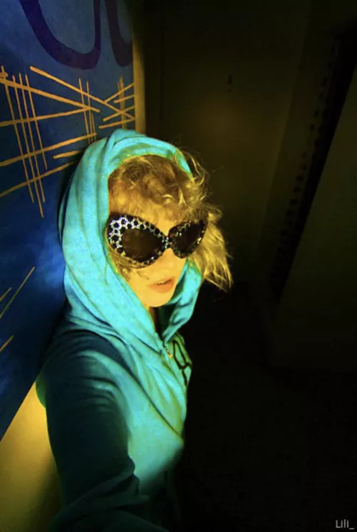 Hi