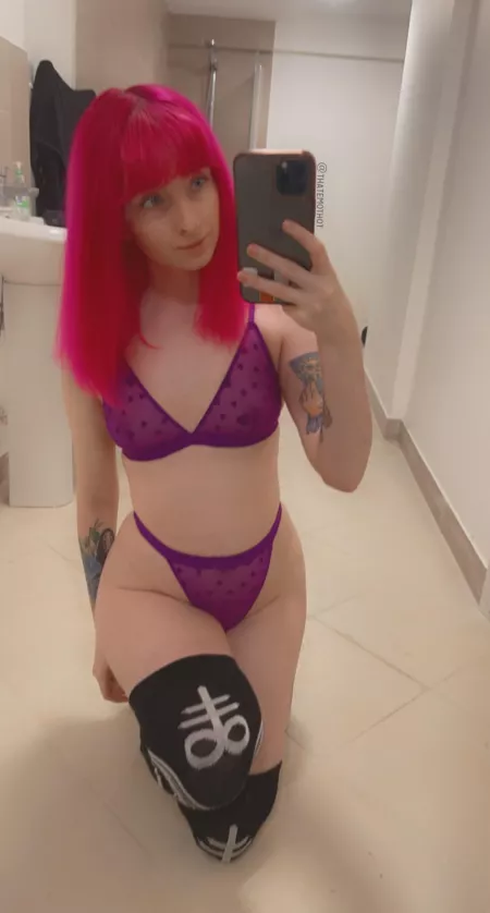 hi😋🖤